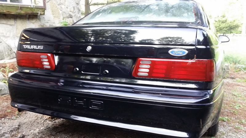 Illustration for article titled The Greatest Ford Taurus Ever Made Is Ridiculously Cheap